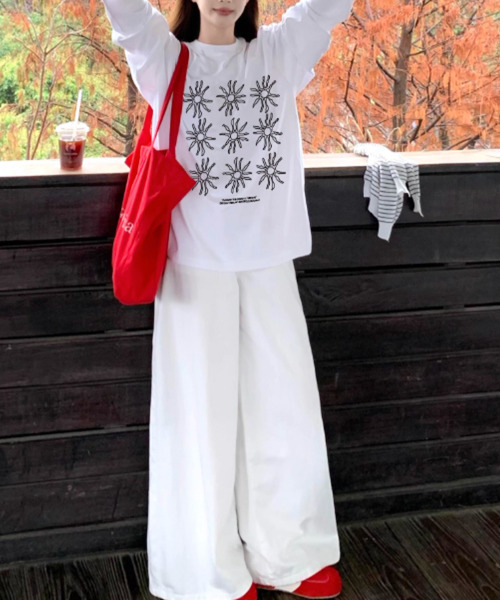 VIVID LADY(ビビッドレディー)の「フラワープリント ロンT 長袖(Tシャツ/カットソー・レディース・ホワイト/ブラック・FREE)」の5枚目の写真
