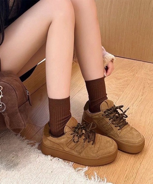 Miniministore(ミニミニストア)の「厚底コートスニーカーローカットレディース(スニーカー・レディース・キャメル/ホワイト・24.0cm/23.0cm/24.5cm/23.5cm/22.5cm)」の6枚目の写真