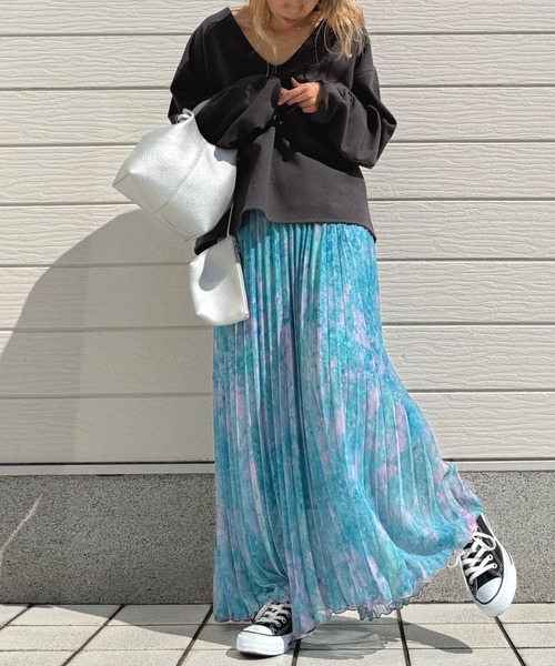 Q（キュー）の「ニュアンスプリーツスカート（スカート・レディース・ラベンダー/グリーン×ピンク・MEDIUM）」の2枚目の写真