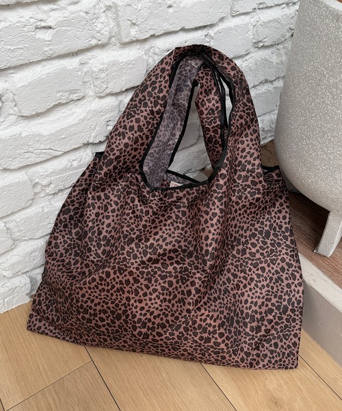 kutir（クティール）の「kutirlune／【大容量】マルチ総柄エコバッグ（エコバッグ/サブバッグ・レディース・ブラック/ベージュ/ブラウン/ブルー・FREE）」の2枚目の写真