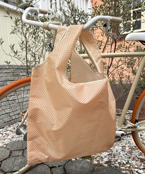 kutir（クティール）の「kutirlune／【大容量】マルチ総柄エコバッグ（エコバッグ/サブバッグ・レディース・ブラック/ベージュ/ブラウン/ブルー・FREE）」の3枚目の写真