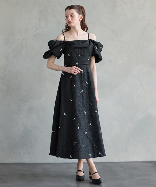 AIMER（エメ）の「3WAYスリーブフラワー刺繍ジャカードフィット&フレアパーティードレス　結婚式　お呼ばれ　ドレス　20代 30代（ドレス・レディース・ベージュ/ブラック/グレー・MEDIUM）」の7枚目の写真