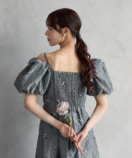 AIMER（エメ）の「3WAYスリーブフラワー刺繍ジャカードフィット&フレアパーティードレス　結婚式　お呼ばれ　ドレス　20代 30代（ドレス・レディース・ベージュ/ブラック/グレー・MEDIUM）」の14枚目の写真