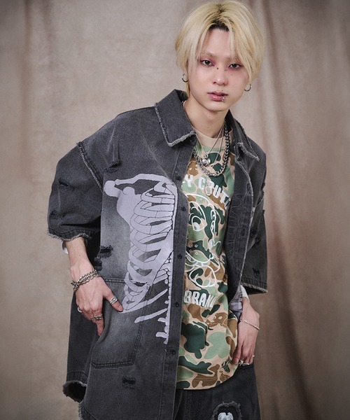 GALFY(ガルフィー)の「【GALFY/ガルフィー】クソ餓鬼ドロンコデニムシャツ(シャツ/ブラウス・メンズ・ブルー/その他/ブラック・M/XL/L)」の1枚目の写真