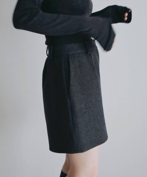 anuke(アンヌーク)の「anuke Herringbone Short Pants ヘリンボーンショートパンツ/62620718(その他パンツ・レディース・ベージュ/チャコールグレー・36/38)」の3枚目の写真