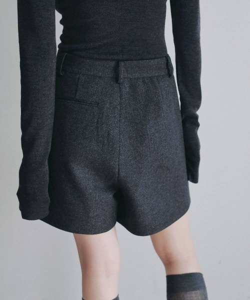 anuke(アンヌーク)の「anuke Herringbone Short Pants ヘリンボーンショートパンツ/62620718(その他パンツ・レディース・ベージュ/チャコールグレー・36/38)」の4枚目の写真