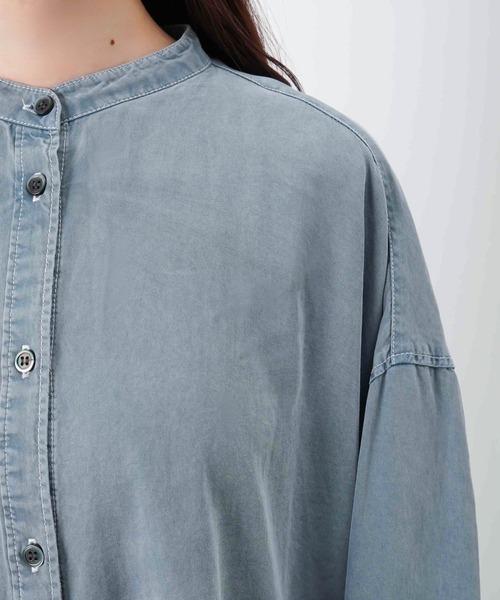 LUCA/LADY LUCK LUCA（ルカ/レディラックルカ）の「LC/LLL テンセルデニムBACKギャザーシャツ/オーバーサイズシャツ（シャツ/ブラウス・レディース・ネイビー/ライトブルー・FREE）」の9枚目の写真