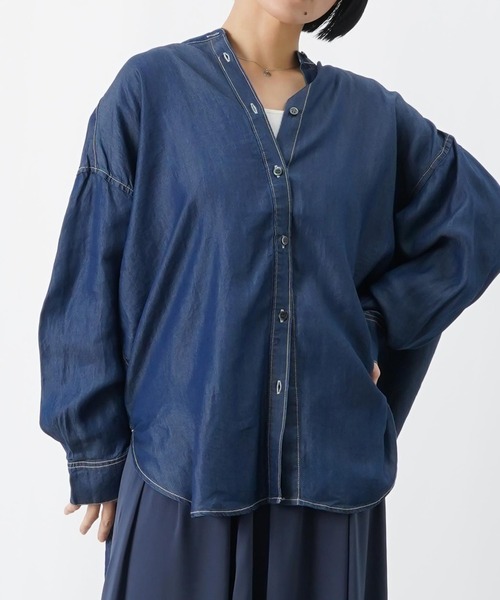 LUCA/LADY LUCK LUCA（ルカ/レディラックルカ）の「LC/LLL テンセルデニムBACKギャザーシャツ/オーバーサイズシャツ（シャツ/ブラウス・レディース・ネイビー/ライトブルー・FREE）」の15枚目の写真