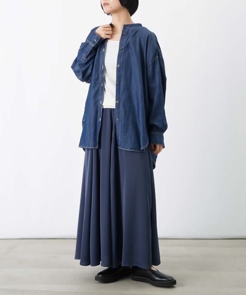 LUCA/LADY LUCK LUCA（ルカ/レディラックルカ）の「LC/LLL テンセルデニムBACKギャザーシャツ/オーバーサイズシャツ（シャツ/ブラウス・レディース・ネイビー/ライトブルー・FREE）」の16枚目の写真