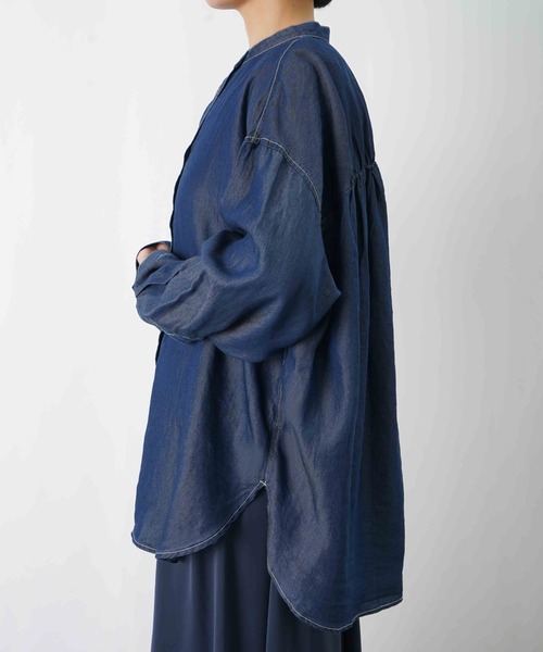 LUCA/LADY LUCK LUCA（ルカ/レディラックルカ）の「LC/LLL テンセルデニムBACKギャザーシャツ/オーバーサイズシャツ（シャツ/ブラウス・レディース・ネイビー/ライトブルー・FREE）」の20枚目の写真