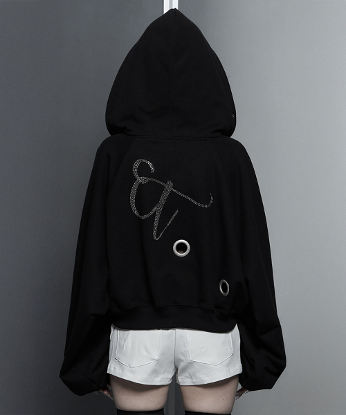ETRE AU SOMMET(エトレオソメ)の「Hotfix Detail Cropped Two-Way Zip Hoodie (Black)(パーカー・レディース・ブラック・FREE)」の3枚目の写真