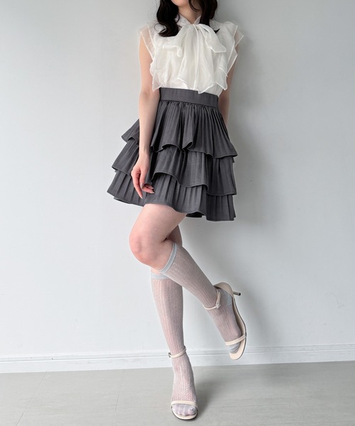 junoah(ジュノア)の「ティアードフリルミニスカート(スカート・レディース・ホワイト/グレー/ブラック・SMALL/LARGE/MEDIUM)」の3枚目の写真