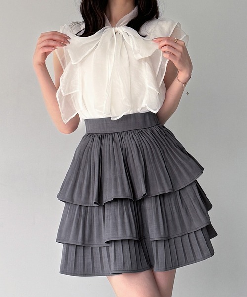 junoah(ジュノア)の「ティアードフリルミニスカート(スカート・レディース・ホワイト/グレー/ブラック・SMALL/LARGE/MEDIUM)」の4枚目の写真