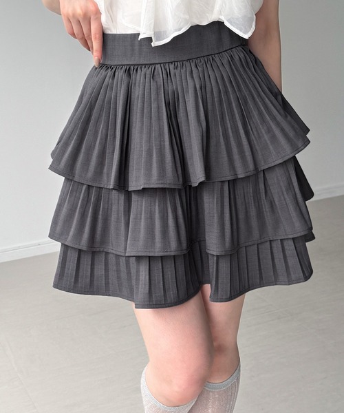 junoah(ジュノア)の「ティアードフリルミニスカート(スカート・レディース・ホワイト/グレー/ブラック・SMALL/LARGE/MEDIUM)」の5枚目の写真