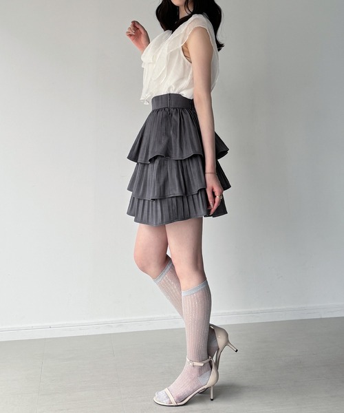 junoah(ジュノア)の「ティアードフリルミニスカート(スカート・レディース・ホワイト/グレー/ブラック・SMALL/LARGE/MEDIUM)」の6枚目の写真