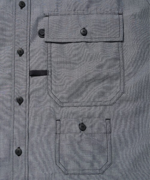DAIWA PIER39(ダイワピア39)の「DAIWA PIER39 TECH MULTI POCKET CHAMBRAY SHIRT BE-84026(シャツ/ブラウス・メンズ・ブルー/ブラック・X-LARGE/SMALL/LARGE/MEDIUM)」の6枚目の写真
