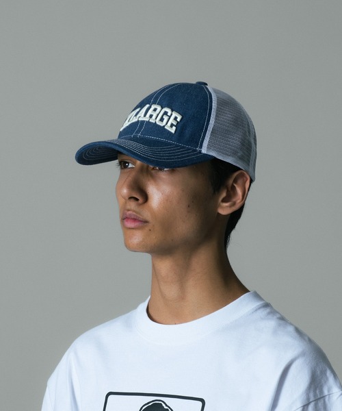 XLARGE(エクストララージ)の「ARCH LOGO MESH CAP(キャップ・メンズ・ブルー/ブラック/ブラウン・ONE SIZE)」の1枚目の写真