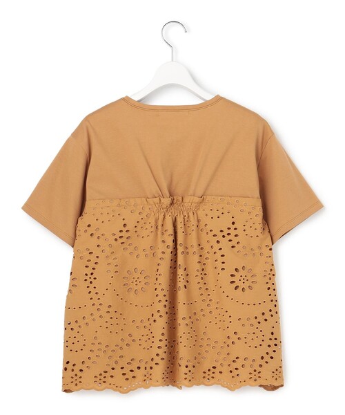 23区(ニジュウサンク)の「カットワークエンブロイダリー スカラップヘム トップス(Tシャツ/カットソー・レディース・ダークブラウン系/ブラック系/黄土色系/ホワイト系・38/40)」の7枚目の写真