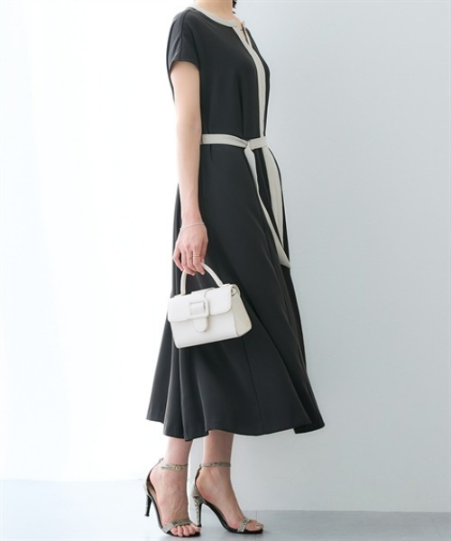 7days Life Styling(セブンデイズライフスタイリング)の「美極とろみ素材ベルト付き配色ワンピース(しわになりにくい・洗濯機OK)(ワンピース・レディース・チャコール/ライトグレー系・LL/L/M/3L)」の8枚目の写真