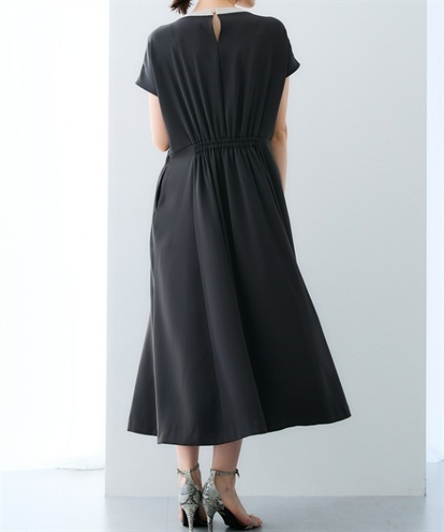 7days Life Styling(セブンデイズライフスタイリング)の「美極とろみ素材ベルト付き配色ワンピース(しわになりにくい・洗濯機OK)(ワンピース・レディース・チャコール/ライトグレー系・LL/L/M/3L)」の9枚目の写真