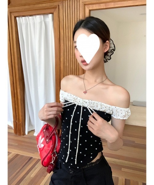 Ritzy(リッツィー)の「ドット柄 オフショルダー配色 Tシャツ(Tシャツ/カットソー・レディース・ブラック・M)」の12枚目の写真