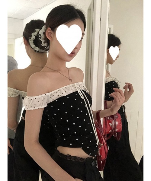 Ritzy(リッツィー)の「ドット柄 オフショルダー配色 Tシャツ(Tシャツ/カットソー・レディース・ブラック・M)」の11枚目の写真