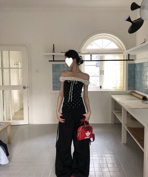 Ritzy(リッツィー)の「ドット柄 オフショルダー配色 Tシャツ(Tシャツ/カットソー・レディース・ブラック・M)」の22枚目の写真