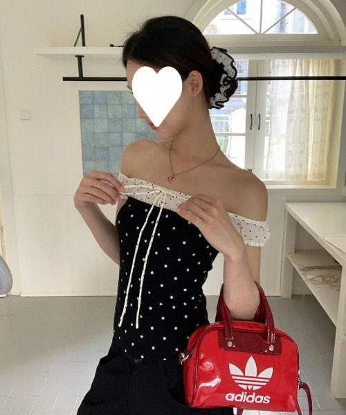 Ritzy(リッツィー)の「ドット柄 オフショルダー配色 Tシャツ(Tシャツ/カットソー・レディース・ブラック・M)」の18枚目の写真