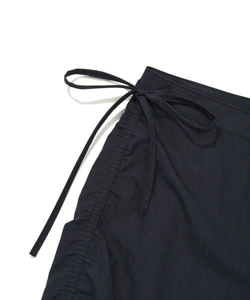 Wacky WiLLy（ワッキーウィリー）の「WOMEN'S SKIRT LAYERED PANTS（その他パンツ・レディース・キナリ/チャコールグレー・MEDIUM/SMALL）」の4枚目の写真