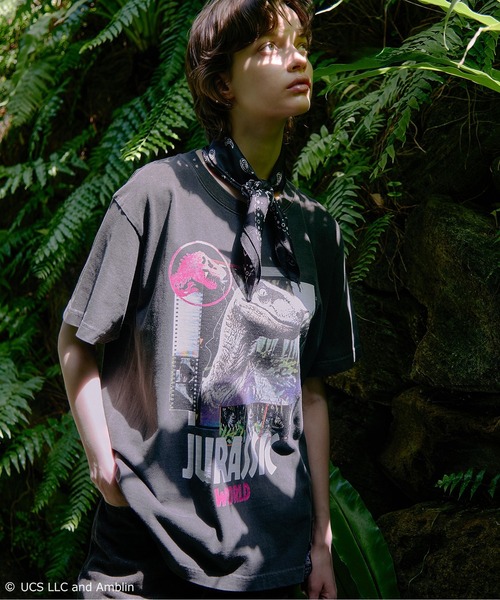 X-girl(エックスガール)の「X-girl × JURASSIC WORLD S/S TEE(Tシャツ/カットソー・レディース・ブラック/ホワイト・S/M)」の3枚目の写真