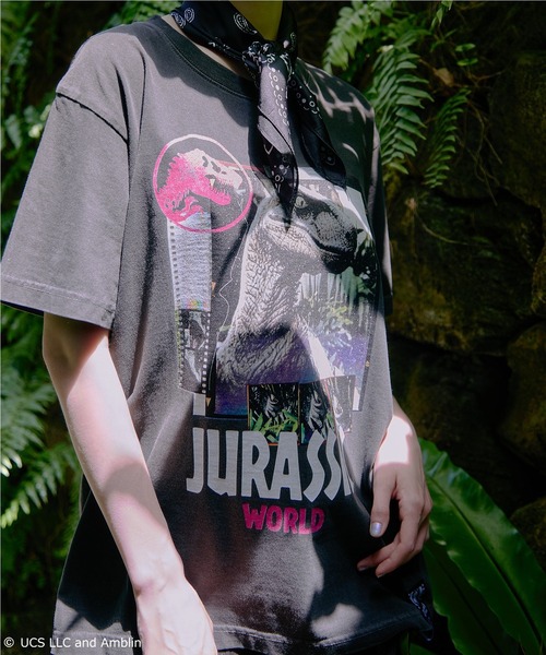 X-girl(エックスガール)の「X-girl × JURASSIC WORLD S/S TEE(Tシャツ/カットソー・レディース・ブラック/ホワイト・S/M)」の5枚目の写真