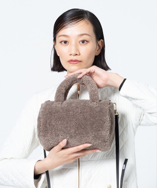 TOCCA(トッカ)の「CUCCIOLO BOA BAG ファーバッグ(ショルダーバッグ・レディース・ライトグレー系/アイボリー系/ベージュ系・F)」の4枚目の写真