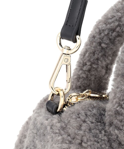 TOCCA(トッカ)の「CUCCIOLO BOA BAG ファーバッグ(ショルダーバッグ・レディース・ライトグレー系/アイボリー系/ベージュ系・F)」の19枚目の写真