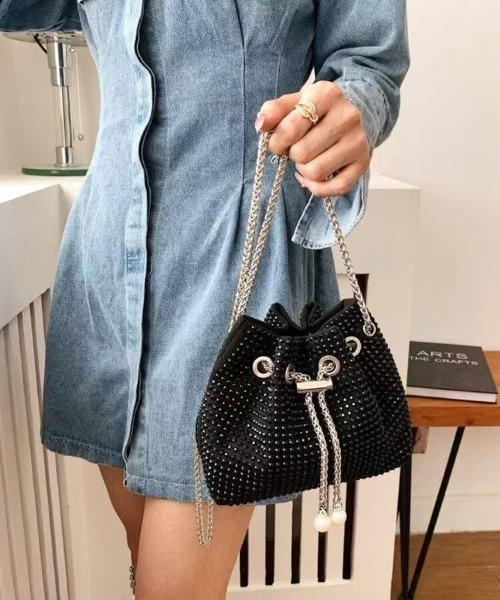 Beststore(ベストストア)の「「主役級の輝き」ラインストーンミニ巾着ショルダーバッグ チェーンミニバッグ(ショルダーバッグ・レディース・ブラック/シルバー/ホワイト/ピンク・FREE)」の1枚目の写真