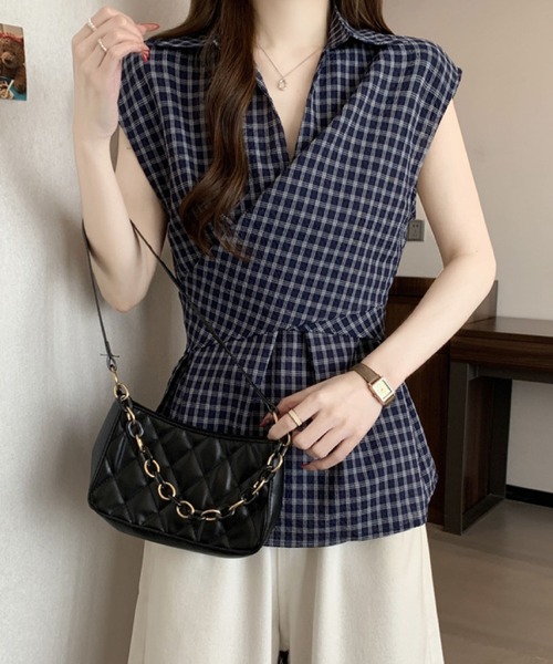2ly2(トゥーリートゥー)の「チェックブラウス ノースリーブ ラップ風 カシュクール シャツ トップス ゆったり 体型カバー 春夏(シャツ/ブラウス・レディース・ホワイト/ネイビー・FREE)」の11枚目の写真