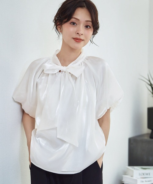 LOWO(ロワ)の「シアーボウタイバルーンスリーブ半袖ブラウス(シャツ/ブラウス・レディース・ブラック/ホワイト系その他/ホワイト・FREE)」の2枚目の写真