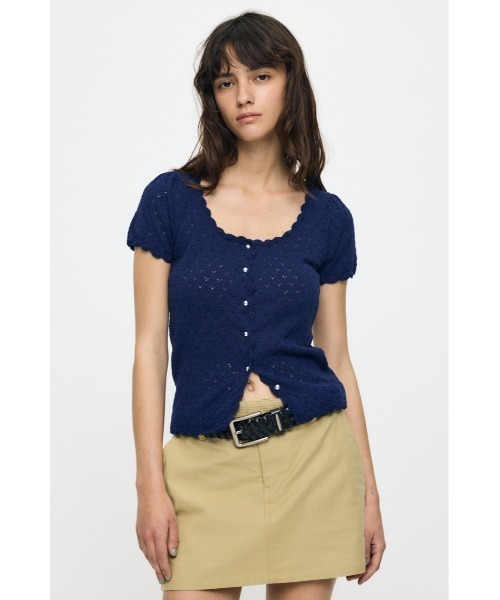 MOUSSY(マウジー)の「EYELET BUTTON UP トップス(ニット/セーター・レディース・ブラック/ライトピンク/オフホワイト/ネイビー・FREE)」の17枚目の写真