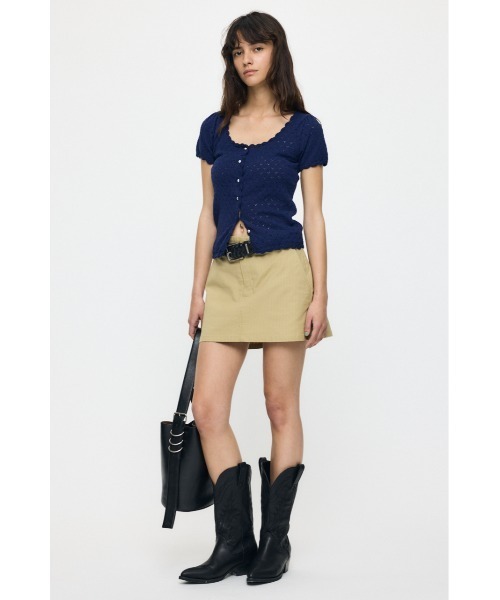 MOUSSY(マウジー)の「EYELET BUTTON UP トップス(ニット/セーター・レディース・ブラック/ライトピンク/オフホワイト/ネイビー・FREE)」の19枚目の写真