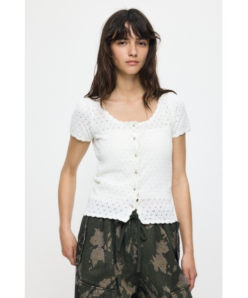 MOUSSY(マウジー)の「EYELET BUTTON UP トップス(ニット/セーター・レディース・ブラック/ライトピンク/オフホワイト/ネイビー・FREE)」の22枚目の写真