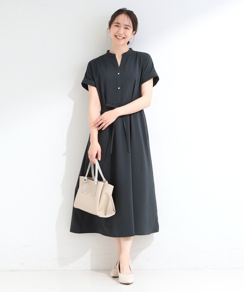 SHOO・LA・RUE(シューラルー)の「【洗濯機可/洗濯後しわになりにくい】ウエストタックフレンチワンピース(ワンピース・レディース・ベージュ/ネイビー・01/02/03/04)」の9枚目の写真