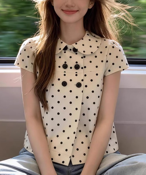 CHUL(チュル)の「ドット柄 ラウンドカラーダブルボタンブラウス(シャツ/ブラウス・レディース・ホワイト・X-LARGE/LARGE/MEDIUM/SMALL)」の1枚目の写真