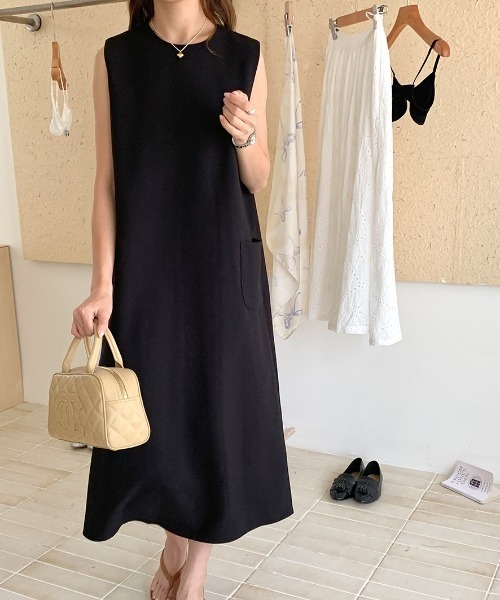 AMAJI(アマジ)の「ノースリーブ ジレワンピース(ワンピース・レディース・ホワイト/ブラック・FREE)」の2枚目の写真