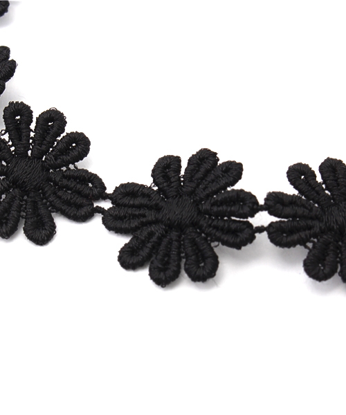 MOUSSY（マウジー）の「flower pattern choker（ネックレス・レディース・ホワイト/ブラック・FREE）」の3枚目の写真