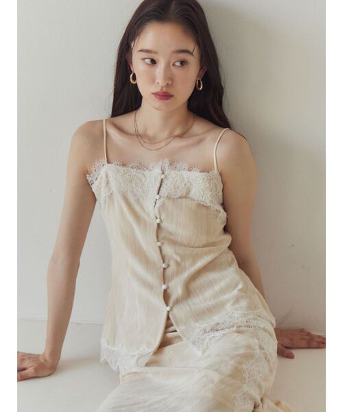 LAGUNAMOON（ラグナムーン）の「レーストリミングベロアキャミソール 【セットアップ対応】（Tシャツ/カットソー・レディース・ブラック/マスタード/アイボリー/モカ・FREE）」の7枚目の写真