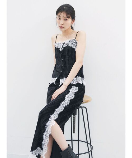 LAGUNAMOON（ラグナムーン）の「レーストリミングベロアキャミソール 【セットアップ対応】（Tシャツ/カットソー・レディース・ブラック/マスタード/アイボリー/モカ・FREE）」の12枚目の写真