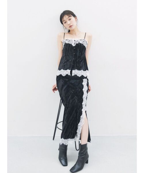 LAGUNAMOON（ラグナムーン）の「レーストリミングベロアキャミソール 【セットアップ対応】（Tシャツ/カットソー・レディース・ブラック/マスタード/アイボリー/モカ・FREE）」の14枚目の写真
