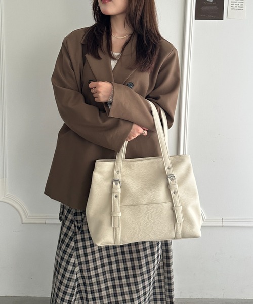 CLEA(クレア)の「ベルトデザインワンショルダーバッグ(ショルダーバッグ・レディース・ブラック/ベージュ/アイボリー/ブラウン・FREE)」の8枚目の写真