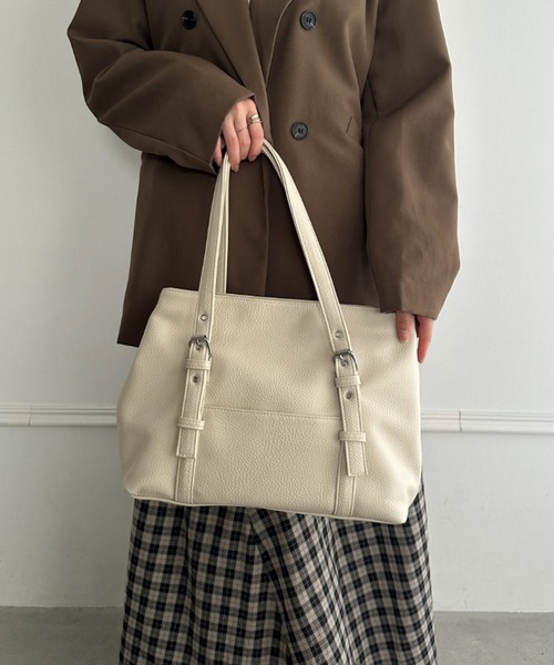 CLEA(クレア)の「ベルトデザインワンショルダーバッグ(ショルダーバッグ・レディース・ブラック/ベージュ/アイボリー/ブラウン・FREE)」の11枚目の写真