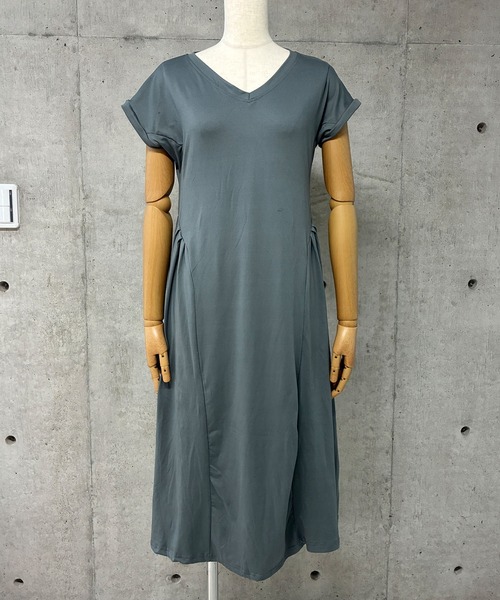 GLAMOROUS JANE(グラマラスジェーン)の「サイドタックフレアカットワンピース(ワンピース・レディース・チャコールグレー/ベージュ/ブラック・FREE)」の8枚目の写真