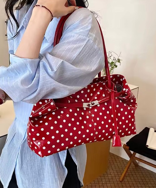ammy.(エイミードット)の「【 ammy. / エイミードット 】 ドット ベルト デザイン ワイド ショルダー バッグ(ショルダーバッグ・レディース・ブラック/レッド/ホワイト・FREE)」の6枚目の写真